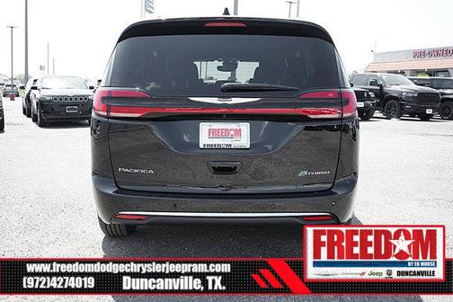 2025 Chrysler Pacifica L