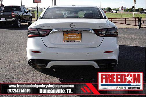Pearl White Tricoat 2023 Nissan Maxima SV Xtronic CVT