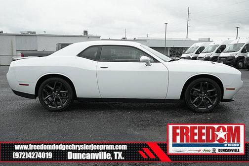 2022 Dodge Challenger SXT