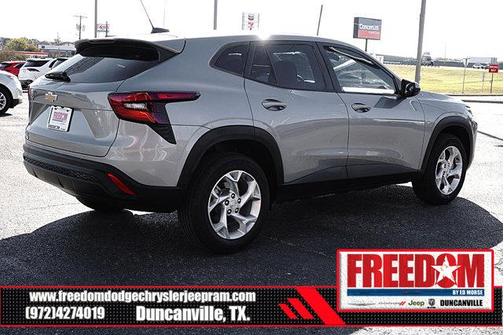 2025 Chevrolet Trax LS