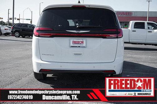2025 Chrysler Pacifica L