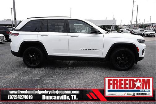 Bright White Clearcoat 2024 Jeep Grand Cherokee Altitude