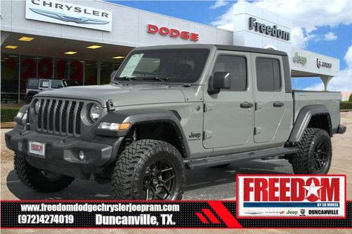 2022 Jeep Gladiator Sport
