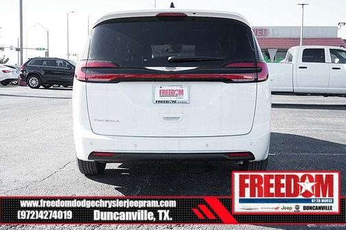 2025 Chrysler Pacifica L