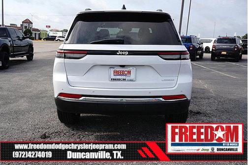 Bright White Clearcoat 2026 Jeep Grand Cherokee Altitude