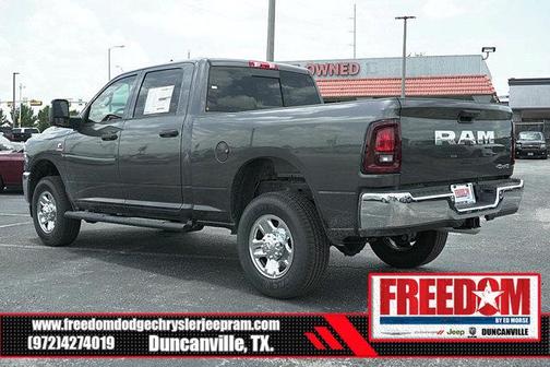 2025 RAM 2500 Tradesman Crew Cab 4x4 6'4' Box
