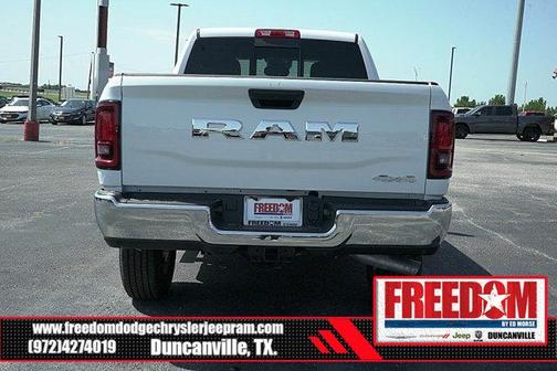 2025 RAM 2500 Tradesman Crew Cab 4x4 6'4' Box