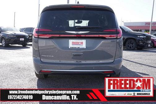 2025 Chrysler Pacifica L