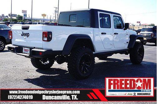 Bright White Clearcoat 2026 Jeep Gladiator Sport