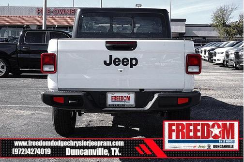 2026 Jeep Gladiator Sport