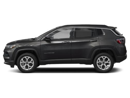 Diamond Black Crystal Pearlcoat 2025 Jeep Compass Latitude
