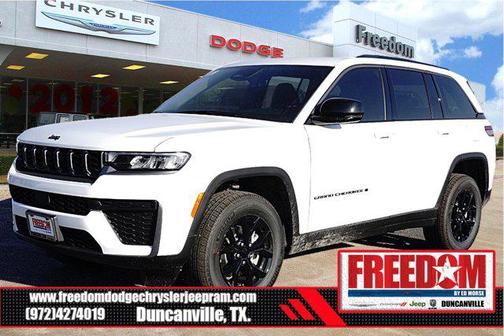 Bright White Clearcoat 2026 Jeep Grand Cherokee Altitude