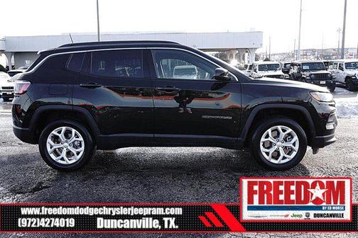 Diamond Black Crystal Pearlcoat 2024 Jeep Compass Latitude