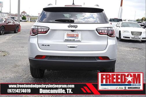 Silver Zynith Metallic Clearcoat 2026 Jeep Compass Sport