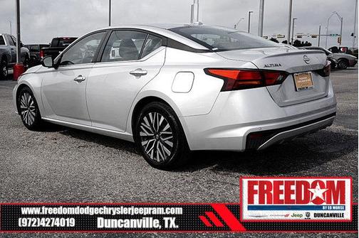 Brilliant Silver Metallic 2024 Nissan Altima 2.5 SV
