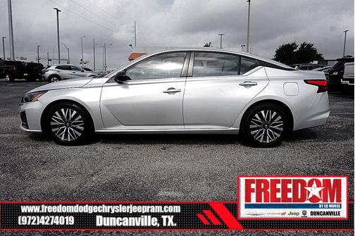 Brilliant Silver Metallic 2024 Nissan Altima 2.5 SV