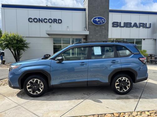 2025 Subaru Forester Base