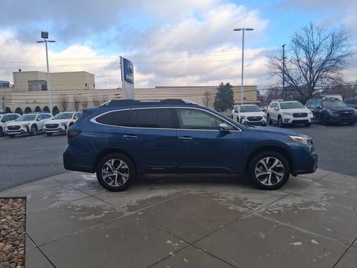 2022 Subaru Outback Touring XT