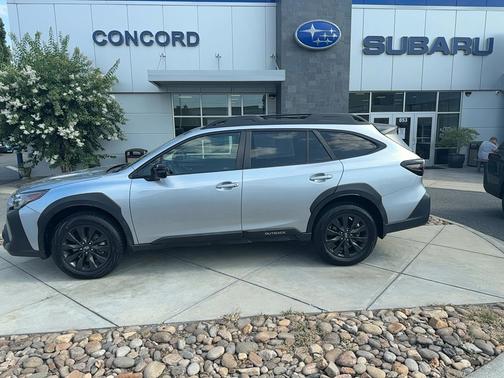 Ice Silver Metallic 2023 Subaru Outback Onyx Edition XT