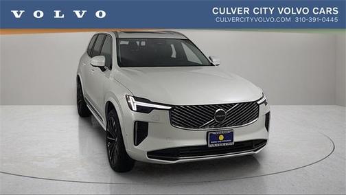 2025 Volvo XC90 B6 Plus 7-Seater