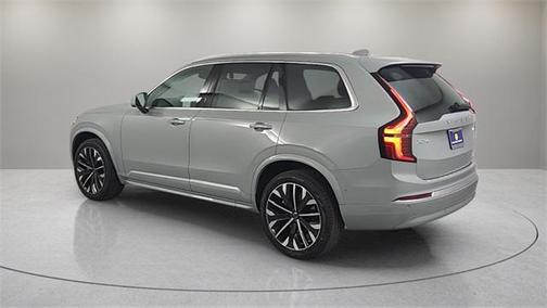 2025 Volvo XC90 B6 Plus 7-Seater