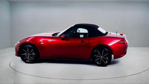 Soul Red Crystal Metallic 2026 Mazda MX-5 Miata GRAND TOURING