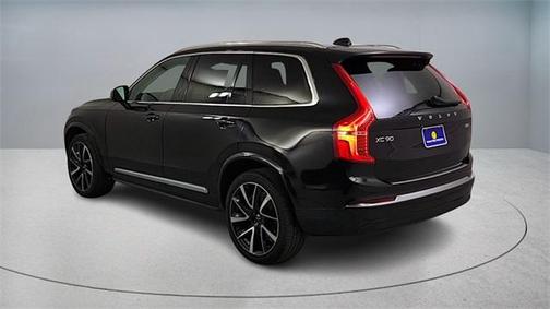 2023 Volvo XC90 B5 Plus