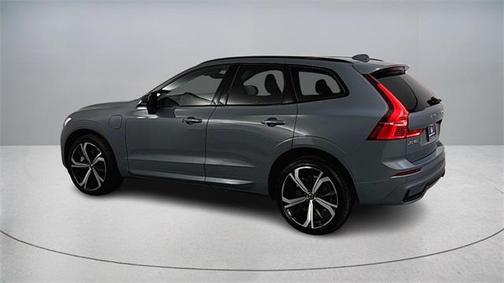 2023 Volvo XC60 Recharge Plug-In Hybrid T8 Ultimate Dark Theme
