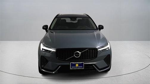 2023 Volvo XC60 Recharge Plug-In Hybrid T8 Ultimate Dark Theme