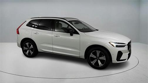 2024 Volvo XC60 Recharge Plug-In Hybrid T8 Plus Dark Theme