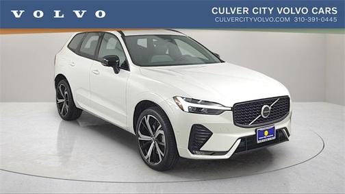 2022 Volvo XC60 B6 R-Design