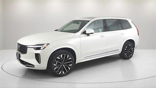 2025 Volvo XC90 B6 Plus 7-Seater