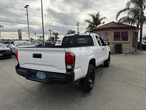 2019 Toyota Tacoma SR