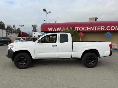 2019 Toyota Tacoma SR