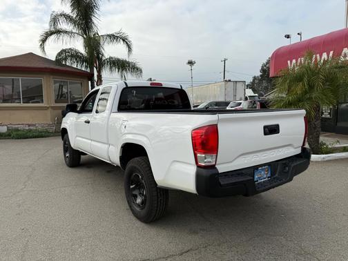 2019 Toyota Tacoma SR