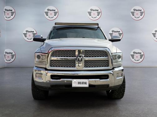 2017 RAM 2500 Laramie Crew Cab 4x4 6'4' Box