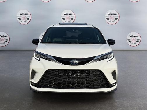 2021 Toyota Sienna XSE 7 Passenger