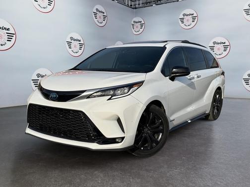 2021 Toyota Sienna XSE 7 Passenger