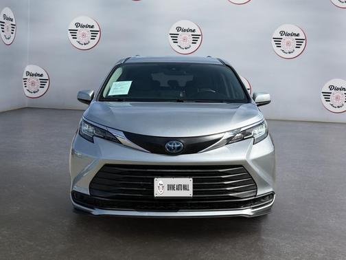 2021 Toyota Sienna LE