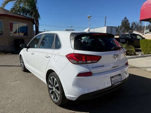 2019 Hyundai Elantra GT Base