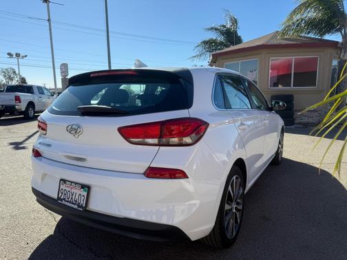 2019 Hyundai Elantra GT Base