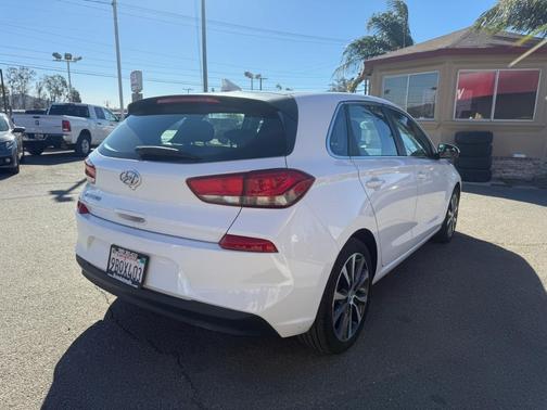 2019 Hyundai Elantra GT Base