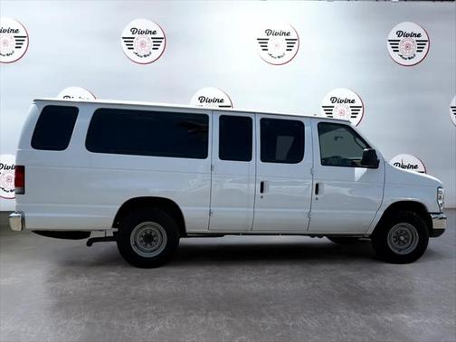 2013 Ford E350 Super Duty XLT