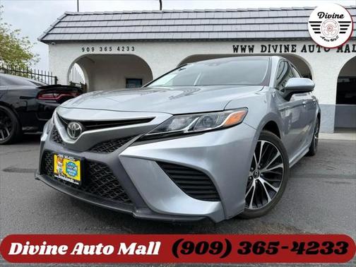 2020 Toyota Camry SE