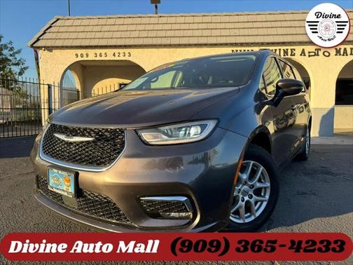2022 Chrysler Pacifica Touring L