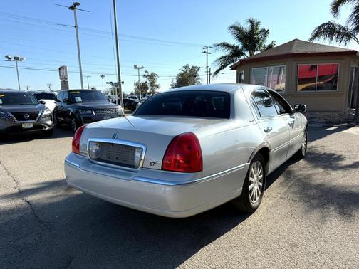 2007 Lincoln Town Car Signature