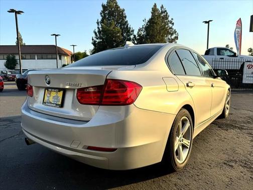2015 BMW 328 4dr Sdn 328i RWD