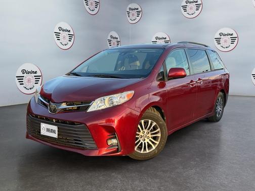 2019 Toyota Sienna XLE
