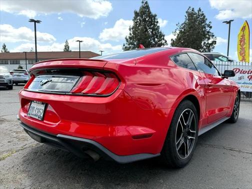 2021 Ford Mustang EcoBoost
