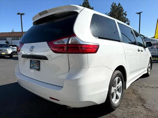 2018 Toyota Sienna SE